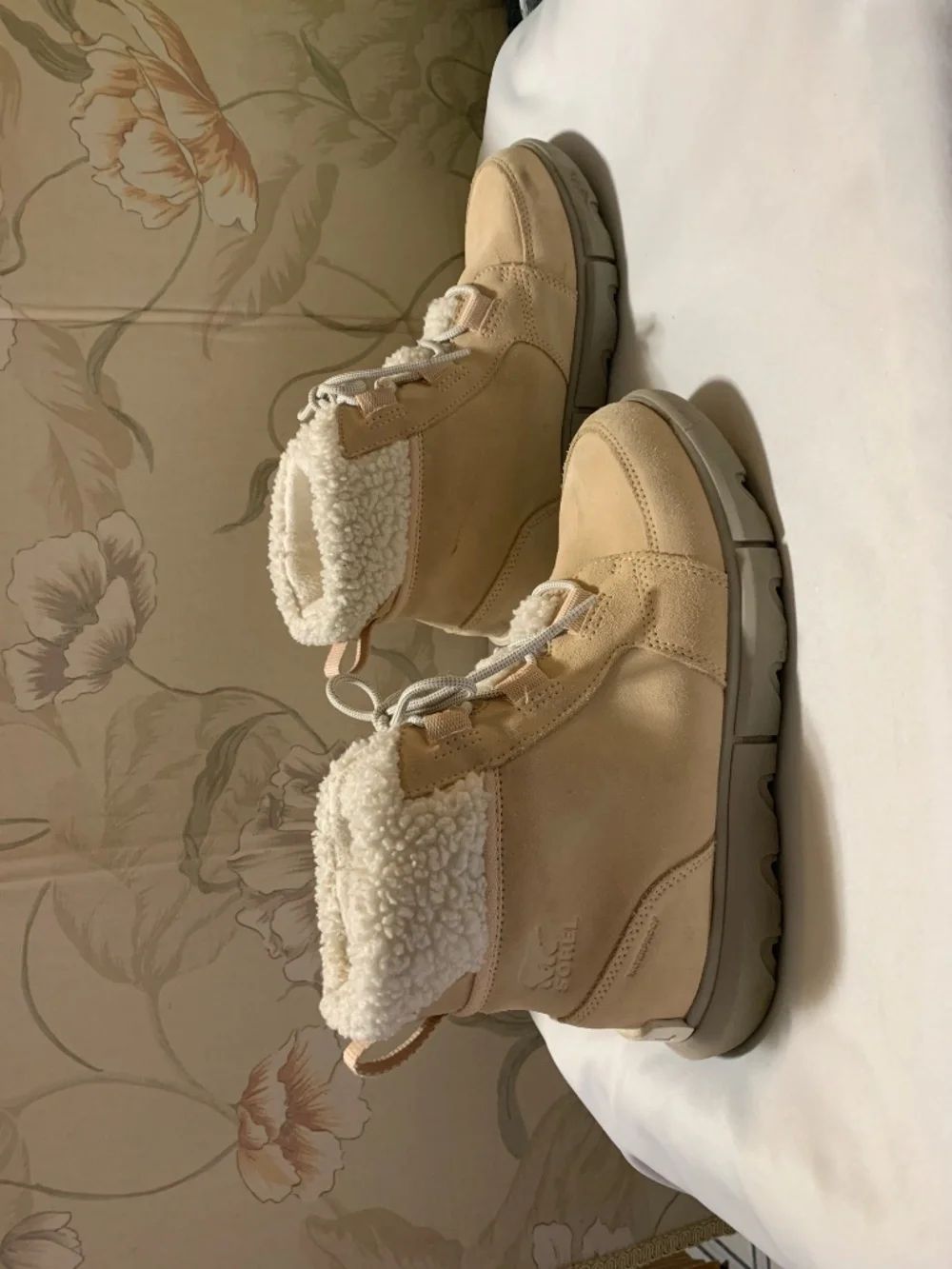 Sorel Women's Explorer II Carnival Cozy Waterproof Boots Size 8 Tan Gently Worn